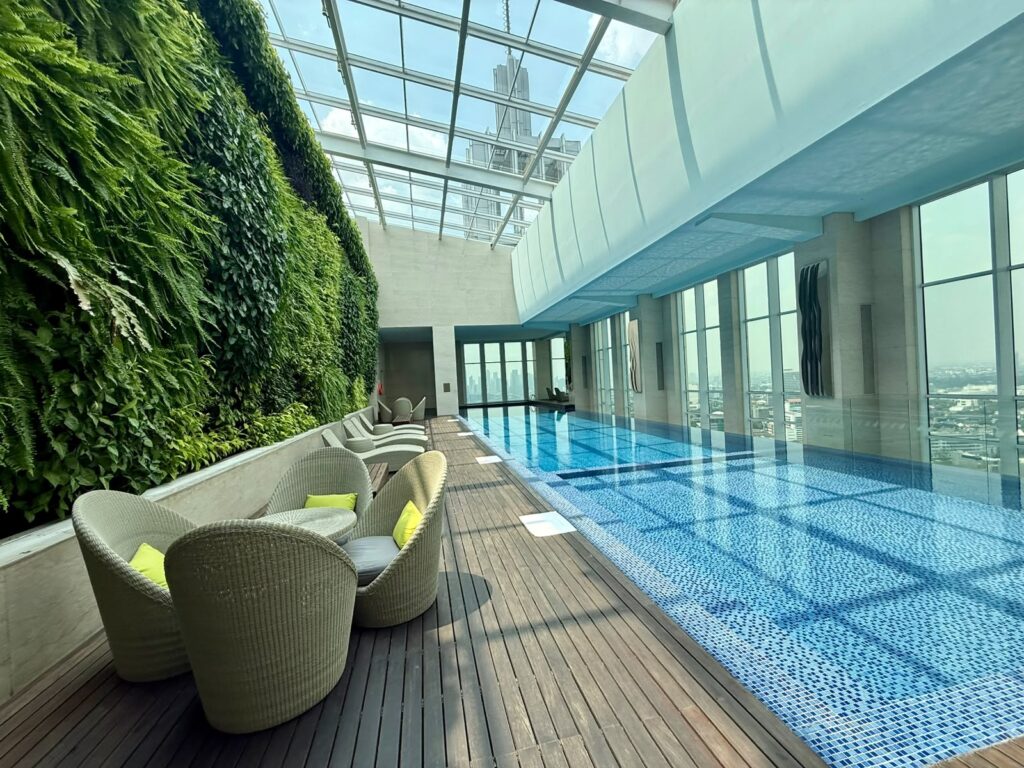 Pakubuwono House 最上階プール