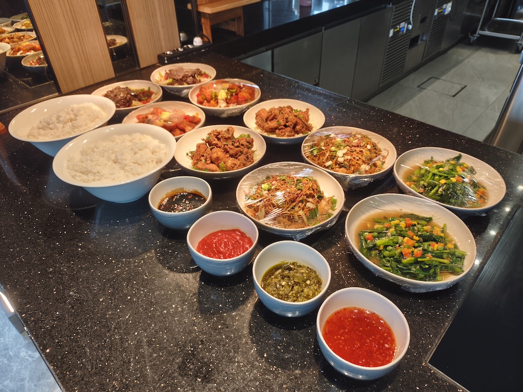 Swissôtel Living Jakarta Mega Kuningan 朝食