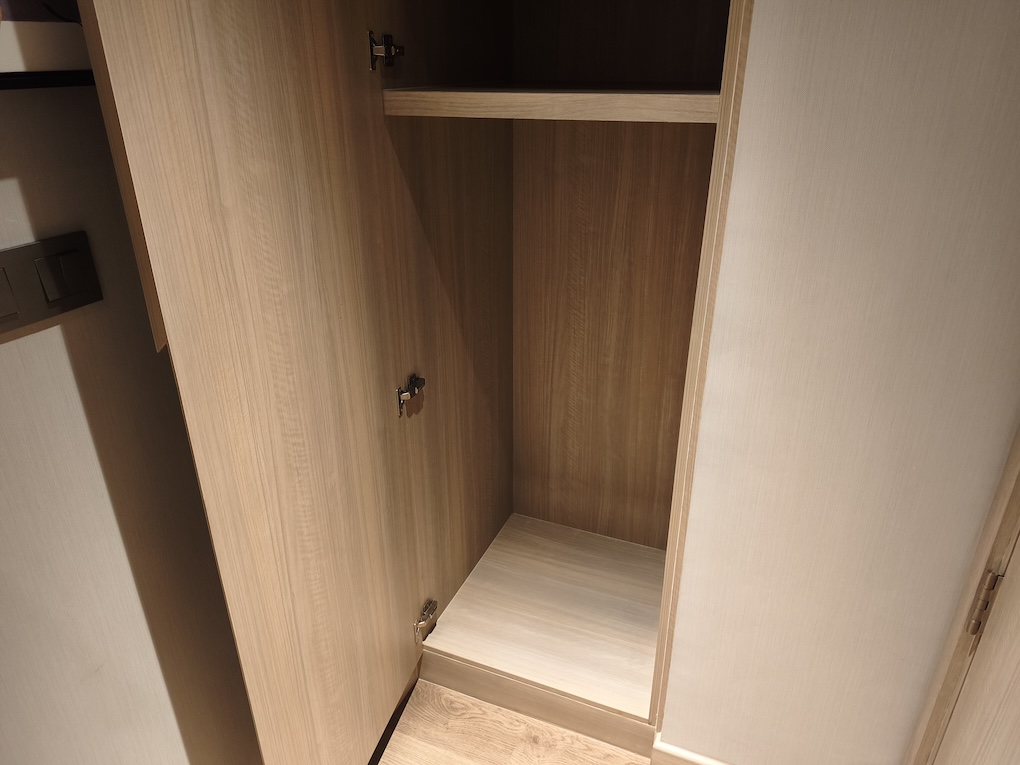 Swissôtel Living Jakarta Mega Kuningan 大型収納