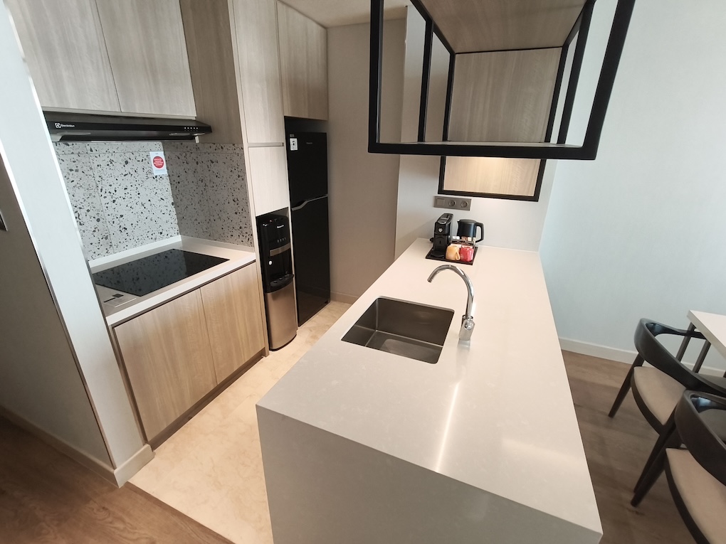 Swissôtel Living Jakarta Mega Kuningan キッチン