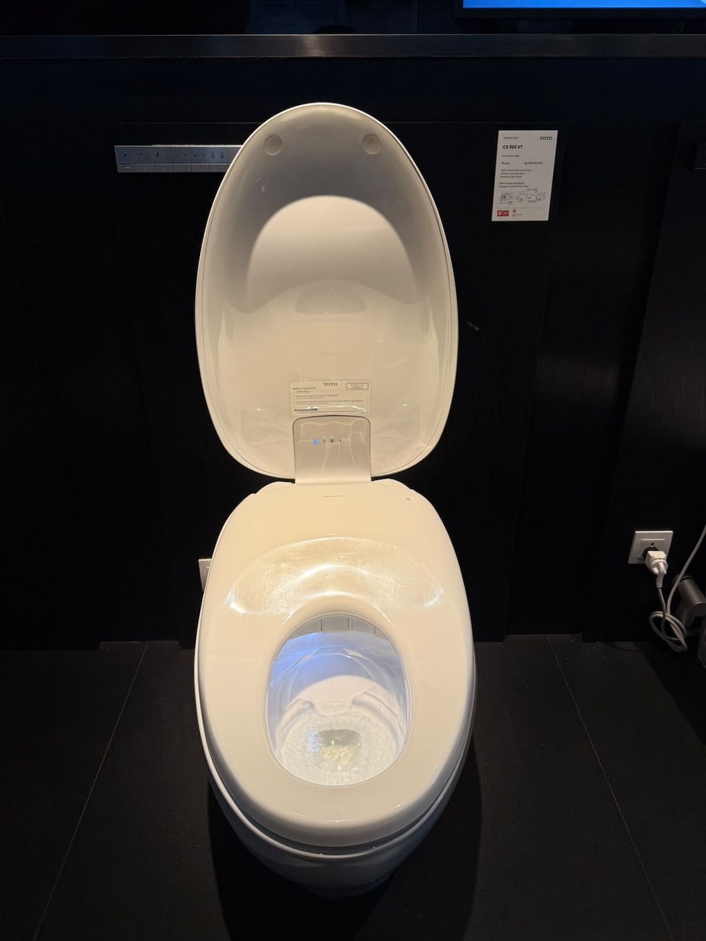 TOTO Indonesia 便器展示