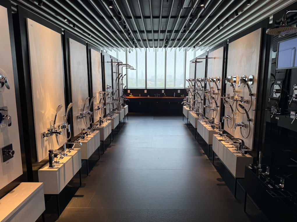 TOTO Indonesia 水栓・シャワー展示